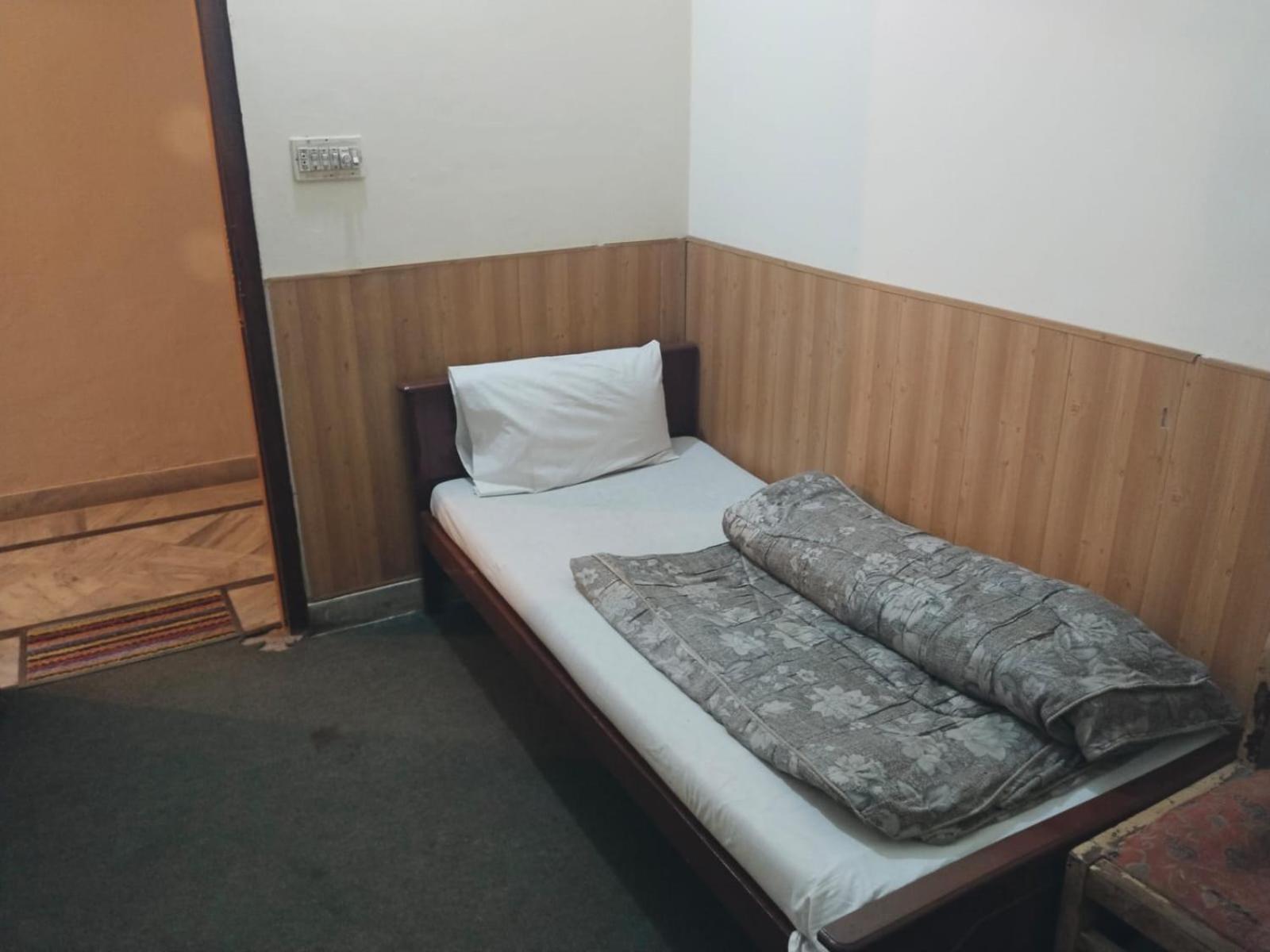 Shahzad Hotel Rawalpindi Exterior foto